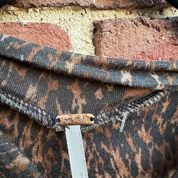 Free People Women's Wild Thing Leopard Print Top Copper Brown Medium - Picture 7 of 8